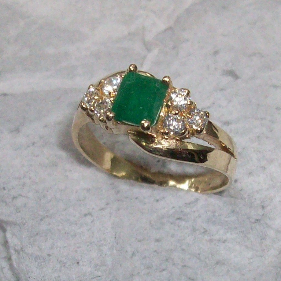 Anillo Esmeralda